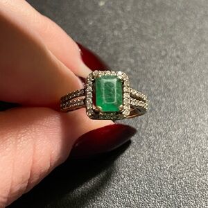 Emerald and diamond ring